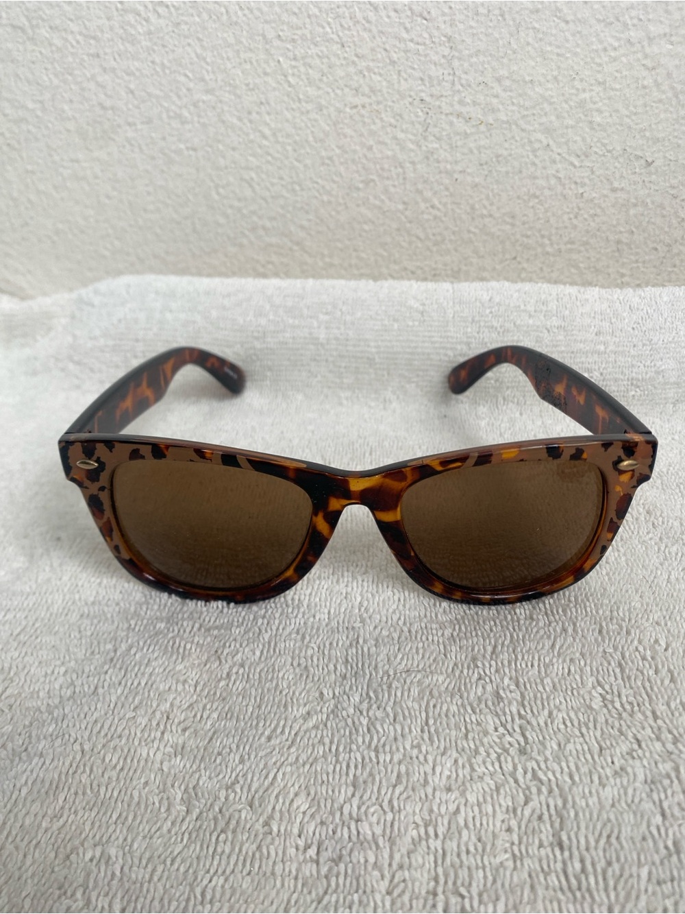 Betsey Johnson Betseyville Women's Brown Cheetah Sunglasses Girlhoodcore Retro